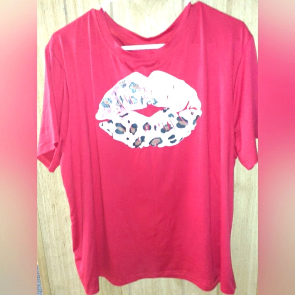 Red Leopard print lips Shein curve tshirt